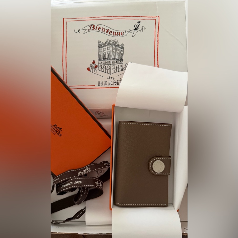 Authentic Brand New Hermès Brown Leather Snap Card Holder Wallet